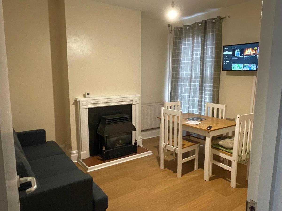 Rooms In A Victorian Comfortable 4-Bedroom House In Milton Keynes Rooms Not En-Suites Wolverton  Exterior foto