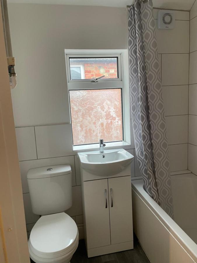 Rooms In A Victorian Comfortable 4-Bedroom House In Milton Keynes Rooms Not En-Suites Wolverton  Exterior foto